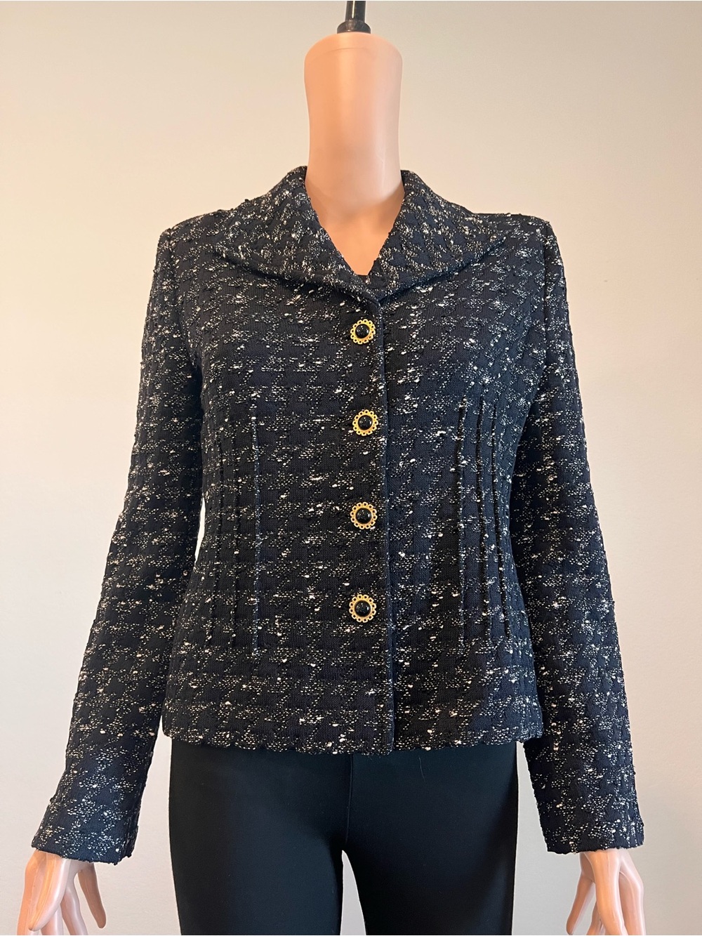ST JOHN size US 4 Classic Black Tweed Button-Front Women's Jacket